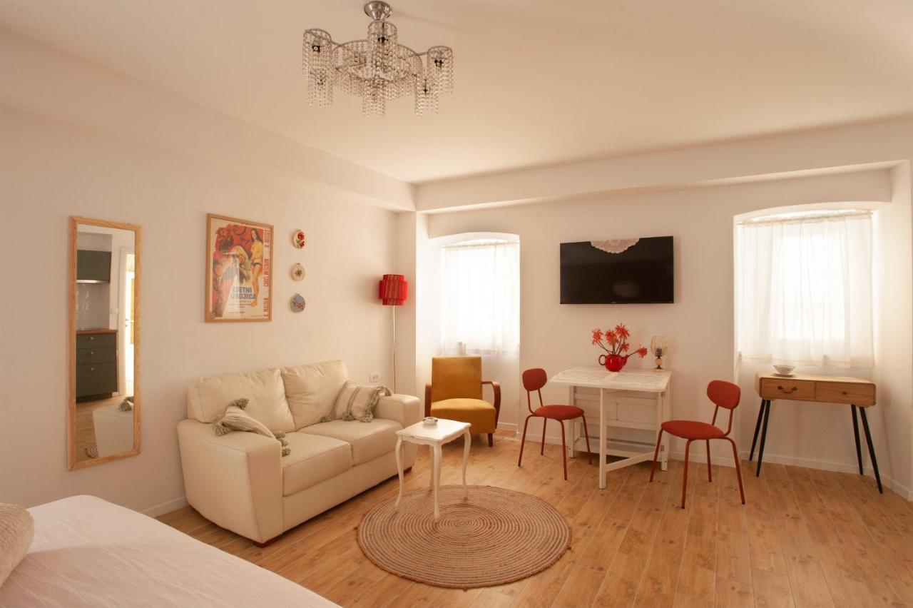 Sketches Of Milna Apartman Milna  Kültér fotó